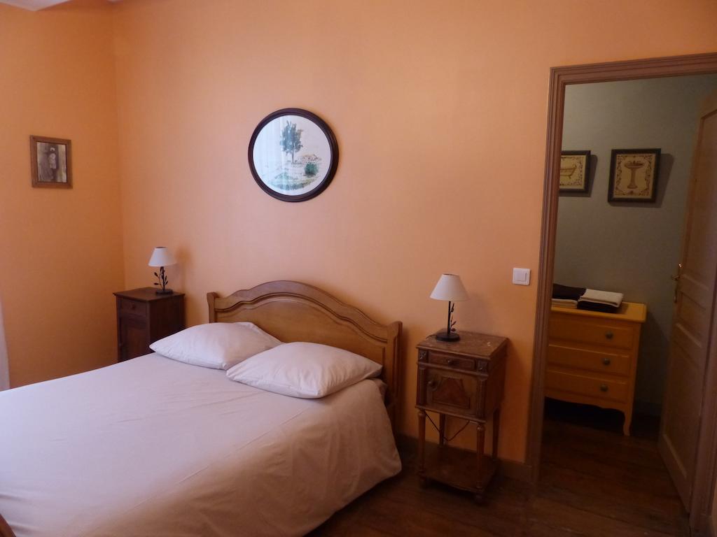 Bed and Breakfast Le Domaine De Panissac Berneuil  Pokoj fotografie
