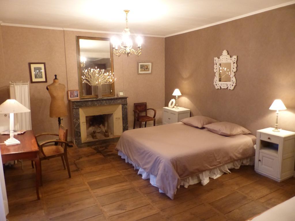 Bed and Breakfast Le Domaine De Panissac Berneuil  Pokoj fotografie