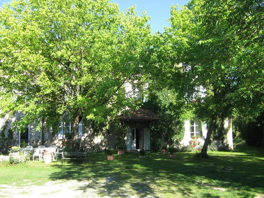 Bed and Breakfast Le Domaine De Panissac Berneuil  Exteriér fotografie