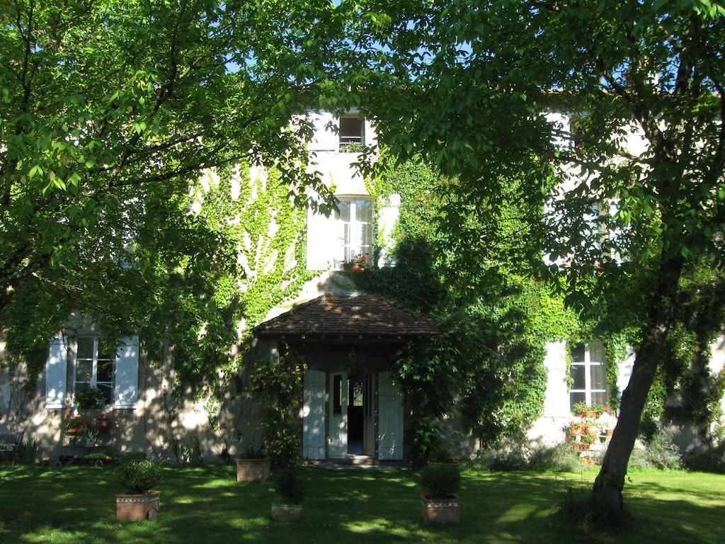 Bed and Breakfast Le Domaine De Panissac Berneuil  Exteriér fotografie